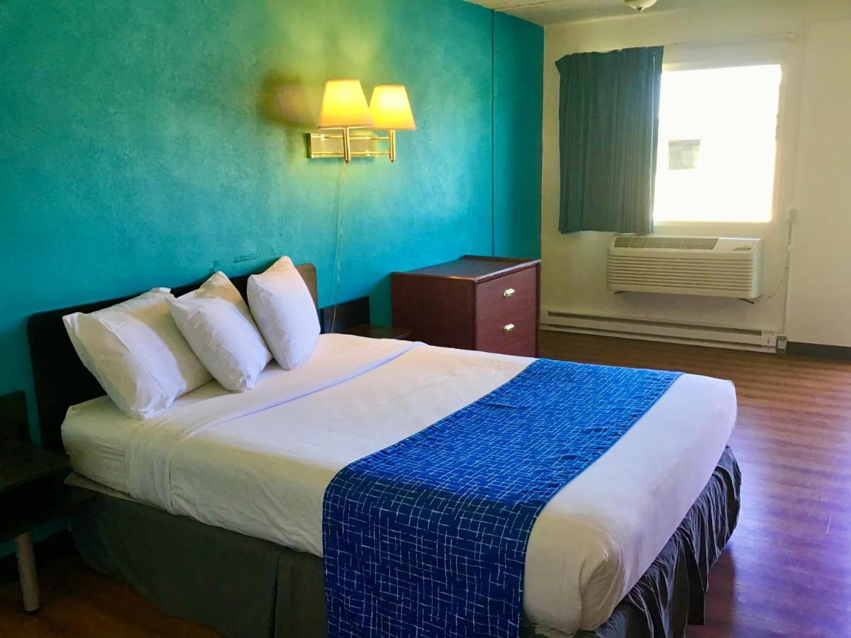 Travelodge & By Wyndham Park Motel