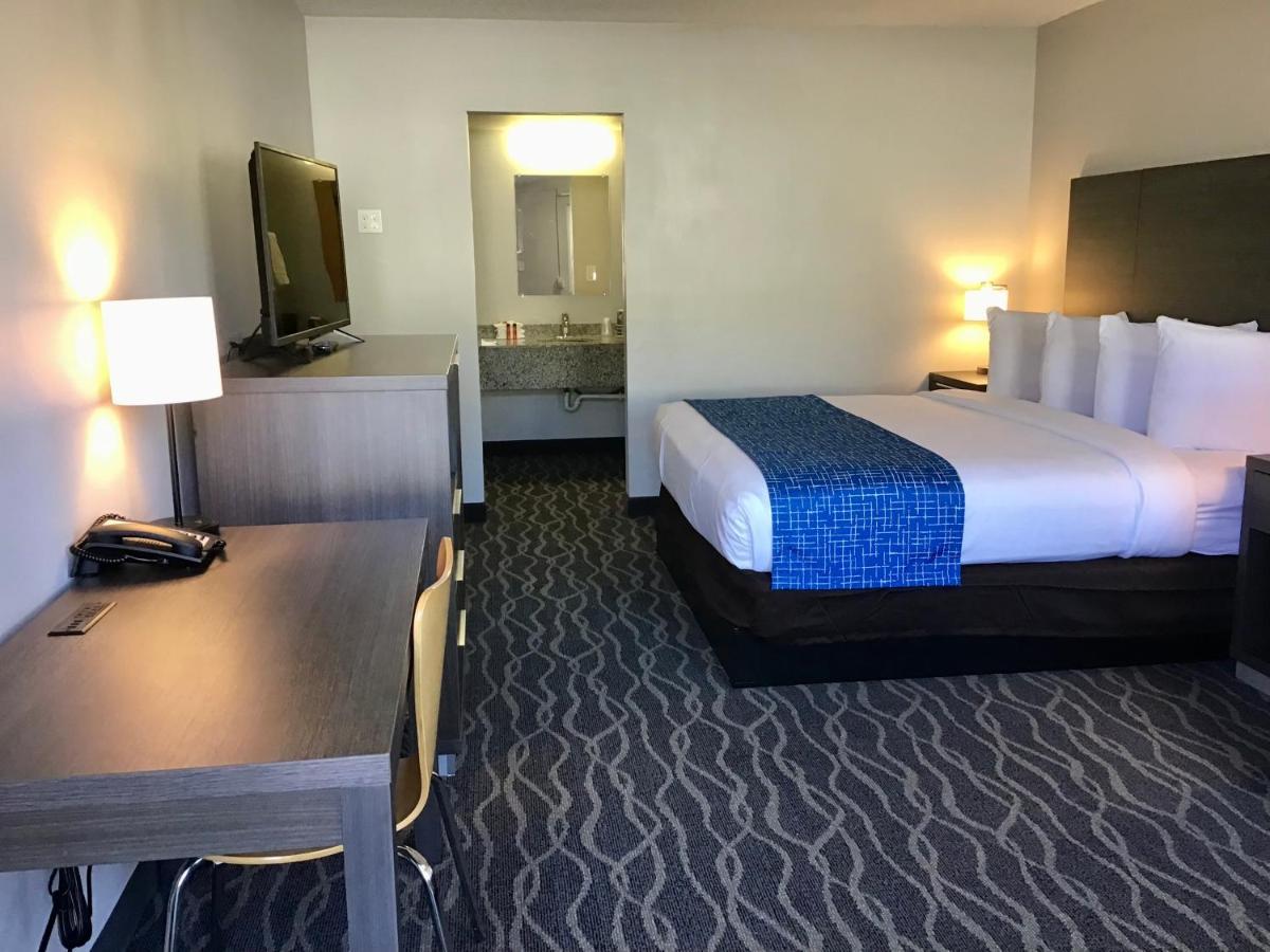 Travelodge & By Wyndham Park